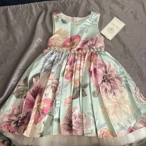 Couture dress never worn size 4 toddler